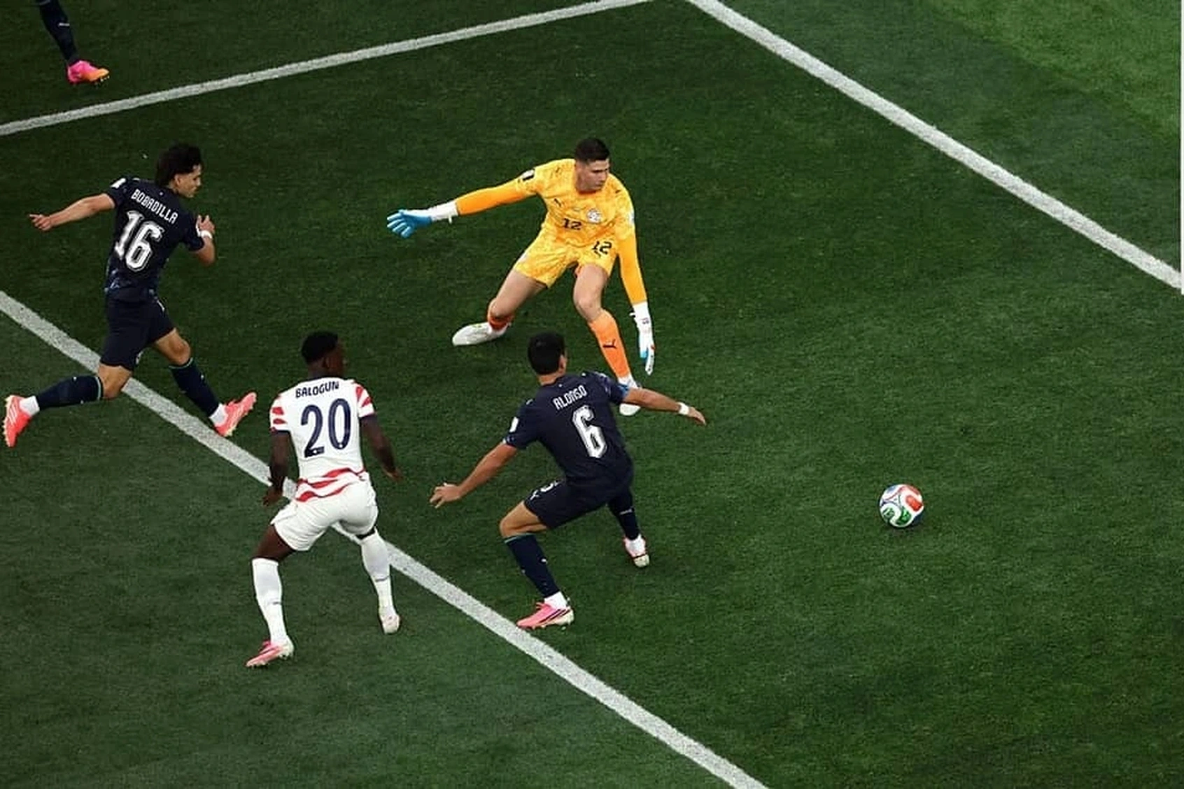 OK9: Mỹ mở màn World Cup 2026 với bàn phản lưới nhà 2 OK9: Mỹ mở màn World Cup 2026 với bàn phản lưới nhà