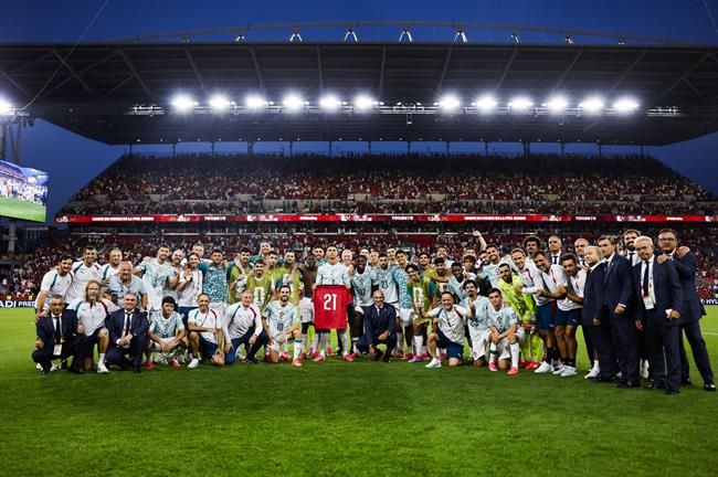 Ronaldo tri ân người đồng đội quá cố sau chiến thắng cùng Bồ Đào Nha | OK9 2 Ronaldo tri ân người đồng đội quá cố sau chiến thắng cùng Bồ Đào Nha | OK9